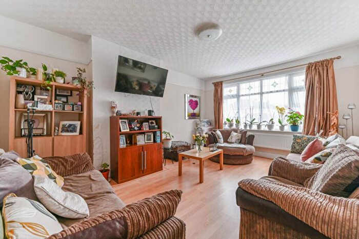 3 Bedroom Terraced House To Rent In Lucerne Road, Thornton Heath, CR7