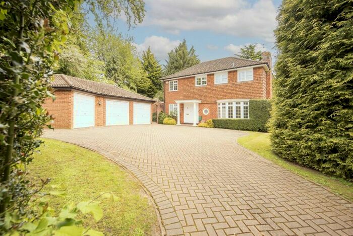 4 Bedroom Detached House To Rent In Burton Close Wheathampstead, AL4