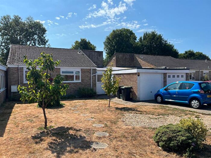 3 Bedroom Detached Bungalow For Sale In Wellfields Drive, Bridport, DT6