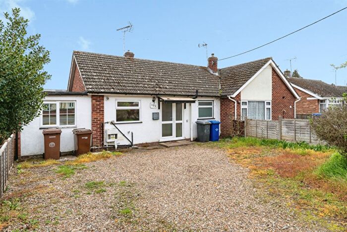 3 Bedroom Semi-detached Bungalow For Sale In Crown Street, Brandon, IP27