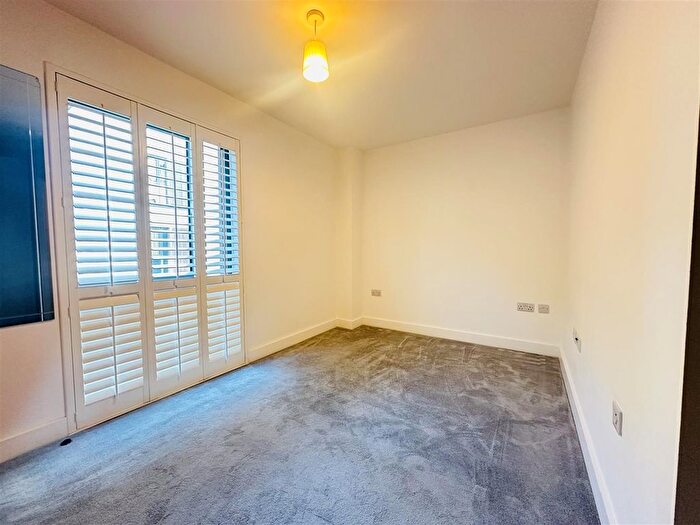 2 Bedroom Flat To Rent In Gaol Ferry Steps, Bristol, BS1
