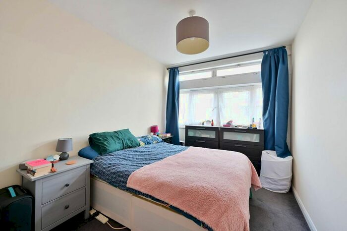 1 Bedroom Flat To Rent In Upper Richmond Road, Putney, London, SW15