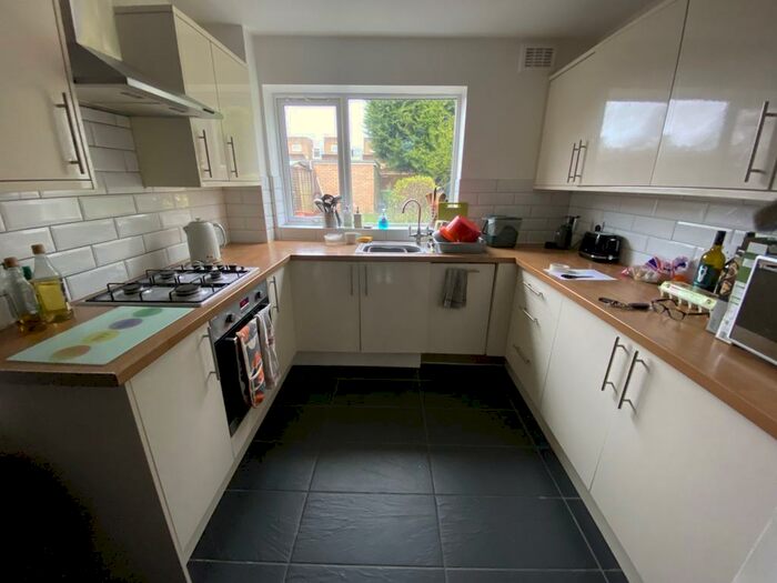 3 Bedroom Semi-Detached House To Rent In St. Davids Close, Leamington Spa, CV31