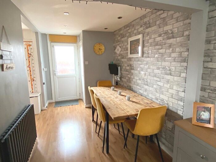 3 Bedroom Terraced House For Sale In The Briars, Briar Hill, Northampton, NN4