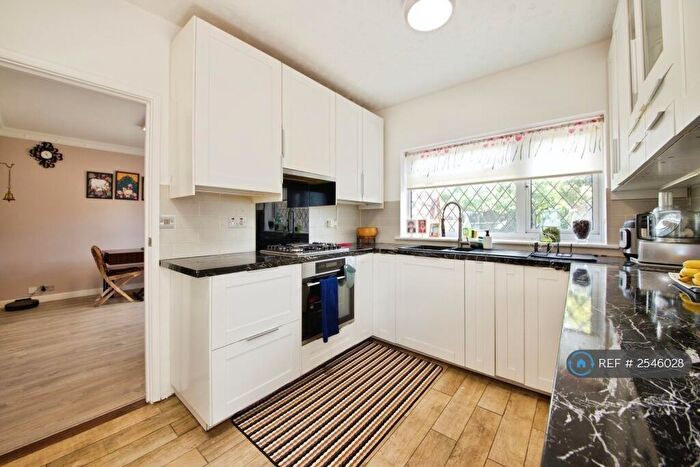 4 Bedroom Semi-Detached House To Rent In Swanbourne Drive, Hornchurch, RM12