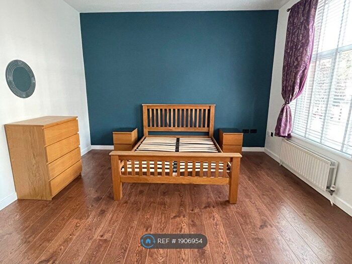 2 Bedroom Flat To Rent In Brighton Road, Purley, CR8