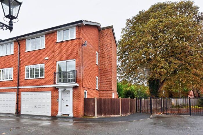 4 Bedroom End Of Terrace House To Rent In Radnor Close, Henley On Thames, RG9