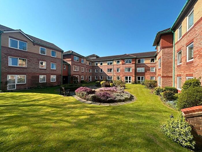 2 Bedroom Flat For Sale In Danesmead Close, Fulford, YO10