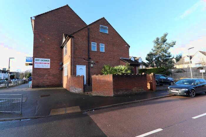 1 Bedroom Flat To Rent In Church Lane, Mill End, Rickmansworth, WD3