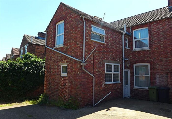 Detached House To Rent In Alma Street, Wellingborough, NN8