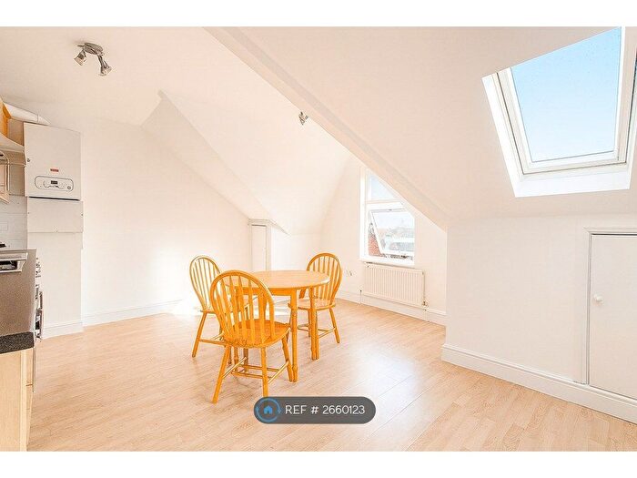 1 Bedroom Flat To Rent In London, London, N19