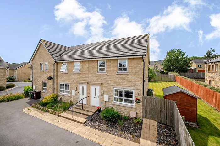 3 Bedroom End Of Terrace House For Sale In Weavers Lane, Golcar, HD7
