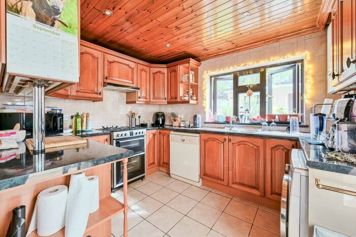 3 Bedroom Terraced House To Rent In Griffin Road, Plumstead, London, SE18