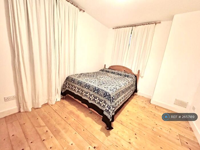 1 Bedroom Flat To Rent In Stoke Newington, London, N16