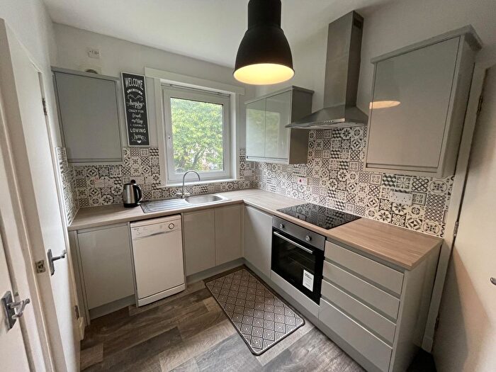 3 Bedroom Flat To Rent In Hilltown Terrace, Dundee, DD3