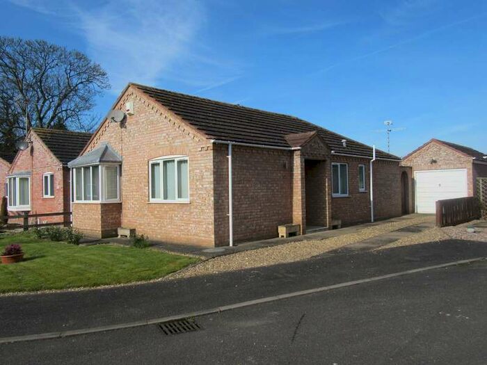 2 Bedroom Bungalow To Rent In Monks Road, PE20