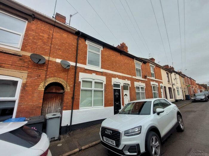3 Bedroom House To Rent In Melton Street, Kettering, NN16