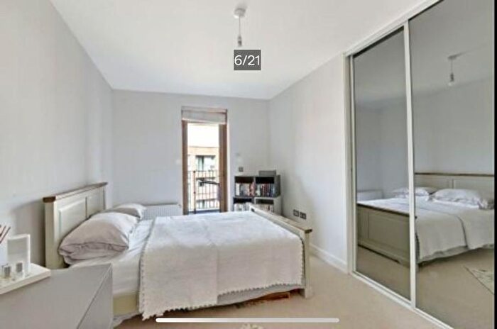 2 Bedroom Flat To Rent In Bournegate Court, Barnet, London, EN4