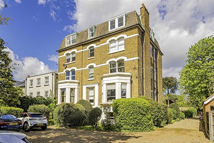 1 Bedroom Flat To Rent In Hampton Road, Teddington, TW11