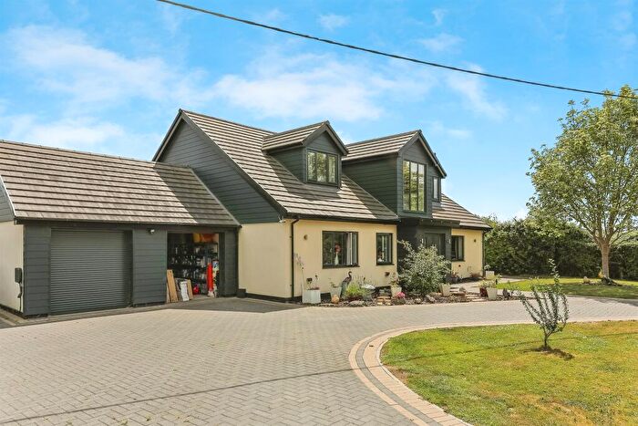 5 Bedroom Detached House For Sale In Low Road, Little Stukeley, Huntingdon, PE28