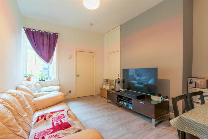 2 Bedroom Flat To Rent In Warton Terrace, Heaton, Newcastle Upon Tyne, NE6