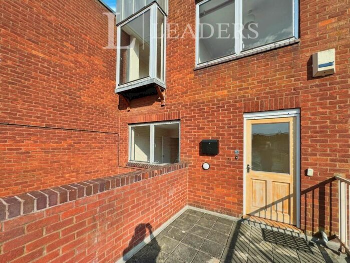 2 Bedroom Flat To Rent In The Guineas, Newmarket., CB8