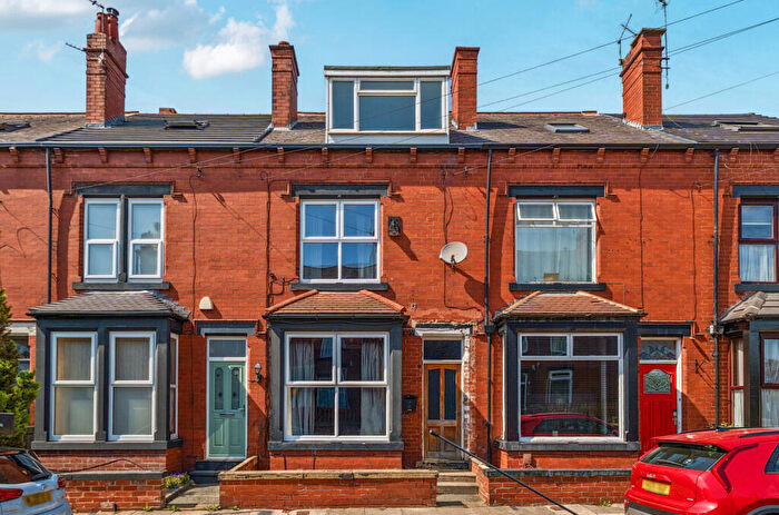 4 Bedroom Terraced House For Sale In Grosmont Place, Bramley, Leeds, LS13