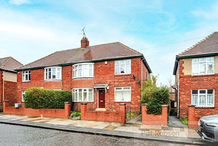 2 Bedroom Flat To Rent In Granville Road, Gosforth, Newcastle Upon Tyne, NE3