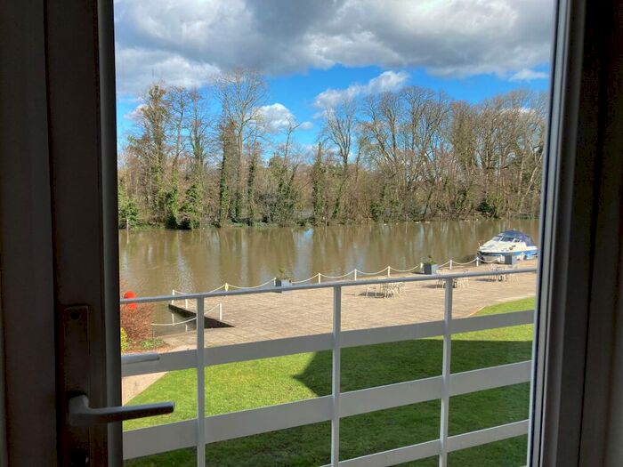 3 Bedroom Town House To Rent In Bray, Maidenhead, Berkshire, SL6