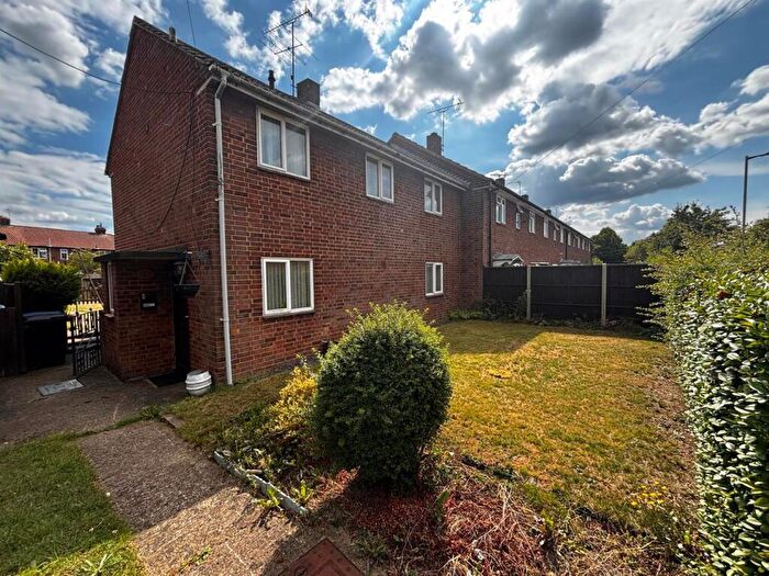 3 Bedroom End Of Terrace House For Sale In Chelwood Avenue, Hatfield, AL10
