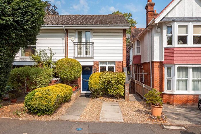 2 Bedroom End Of Terrace House For Sale In Egmont Road, Sutton, SM2