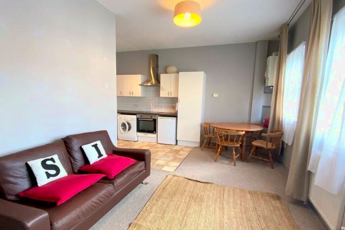 2 Bedroom Flat To Rent In Langdon Street, Sheffield, S11