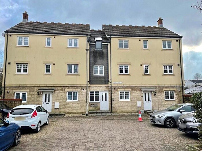 2 Bedroom Flat For Sale In Bellflower Close, Roborough, PL6