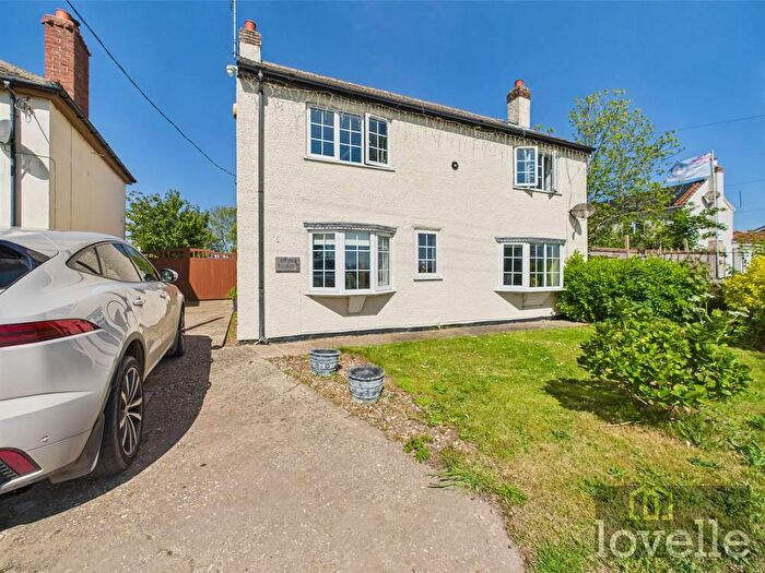 4 Bedroom Detached House For Sale In Sutton Road, Huttoft, LN13