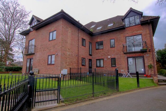 2 Bedroom Apartment For Sale In Extended Lease, Westridge Road, Southampton, SO17