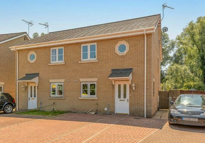 3 Bedroom Semi-Detached House To Rent In Otter Close, Stowmarket, IP14