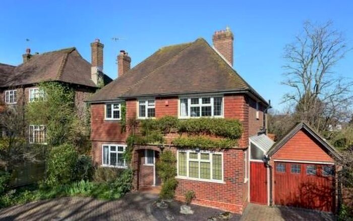 4 Bedroom Property To Rent In Farnham Road, Guildford, GU2