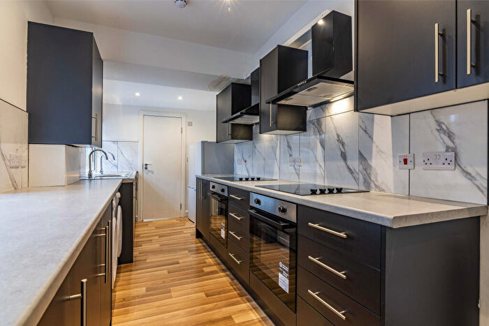 7 Bedroom House Of Multiple Occupation To Rent In Littleworth, Mansfield, Nottinghamshire, NG18