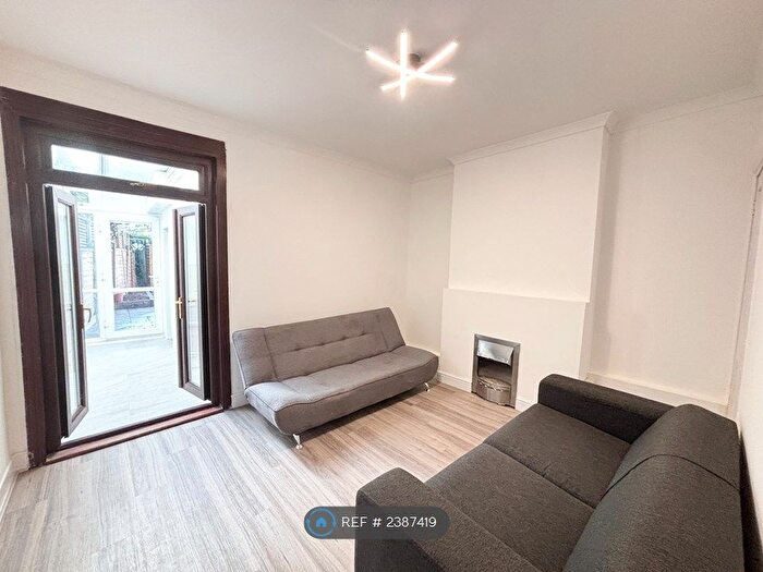 3 Bedroom Terraced House To Rent In Fawcett Road, Croydon, CR0