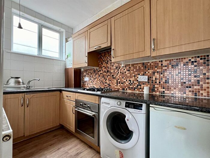 1 Bedroom Flat To Rent In Shenley Road, Borehamwood, WD6