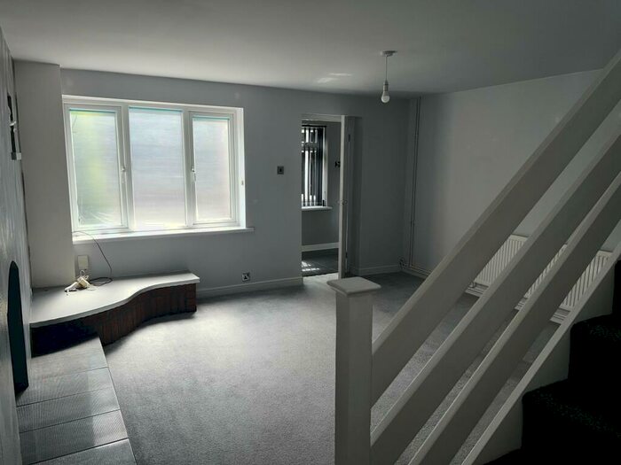 3 Bedroom House To Rent In Maple Close, Forest Town, NG19