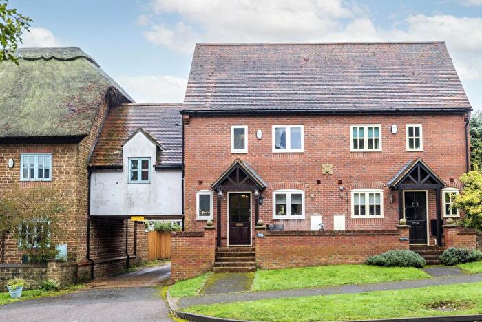 4 Bedroom Semi-Detached House For Sale In The Maltings, Hook Norton, OX15