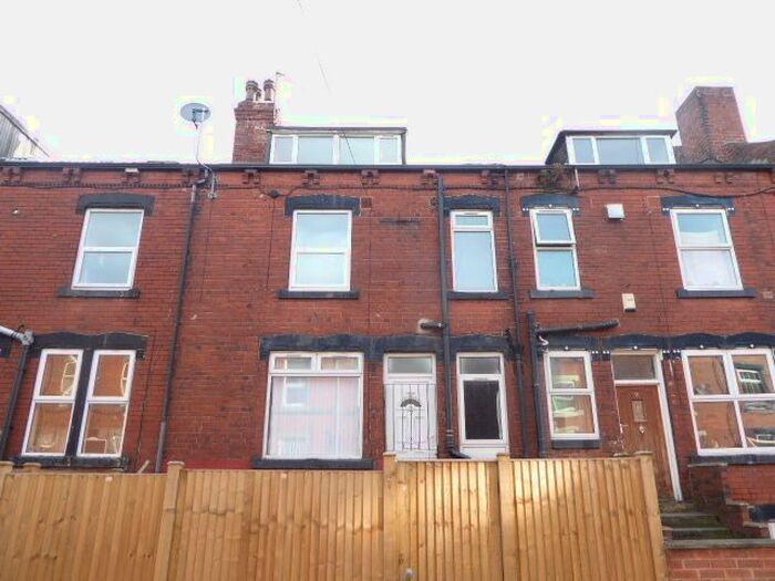 2 Bedroom Terraced House To Rent In Hardy Terrace, Beeston LS11