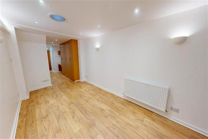Apartment To Rent In Smarts Lane Mew, Smarts Lane, Loughton, IG10