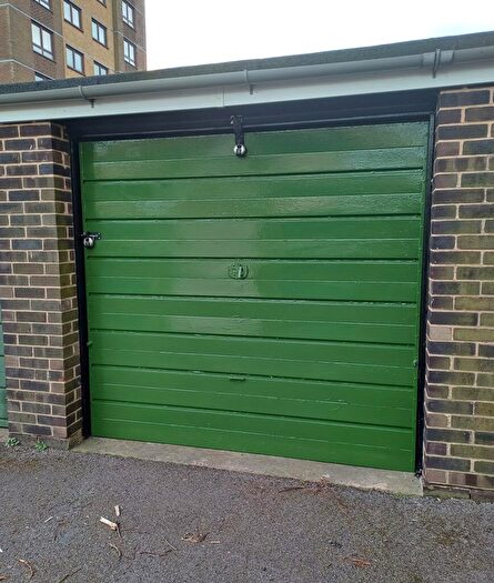 Terraced House To Rent In Kingmere, South Terrace, Littlehampton, BN17