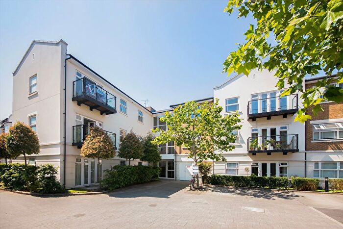 1 Bedroom Flat To Rent In Havilland Mews, Shepherds Bush, W12