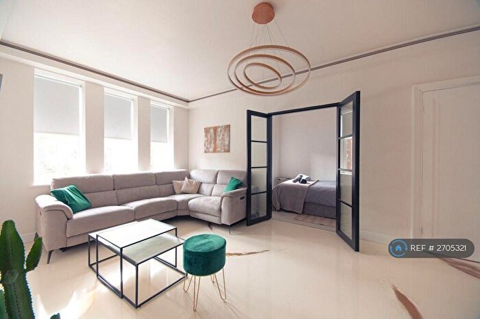 1 Bedroom Flat To Rent In Hillside Court, London, NW3