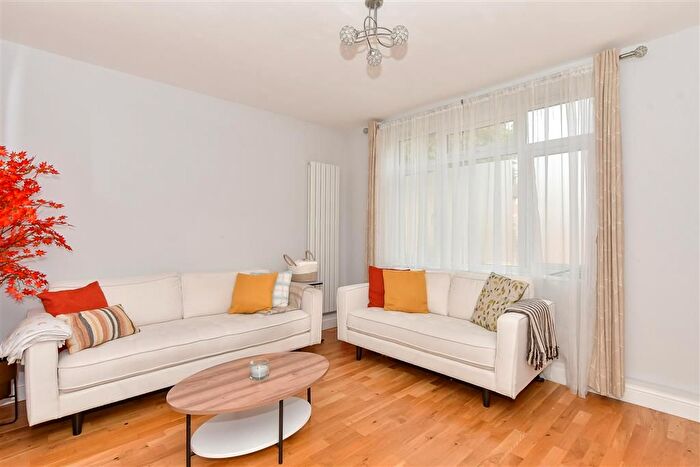 3 Bedroom Terraced House For Sale In Hilldene Avenue, Romford, Essex, RM3