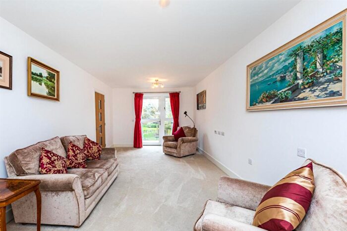 1 Bedroom Apartment For Sale In The Clock House, London Road, Guildford, Surrey, GU1