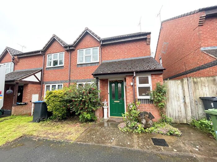 2 Bedroom House To Rent In Littleworth Croft, Sydenham, CV31